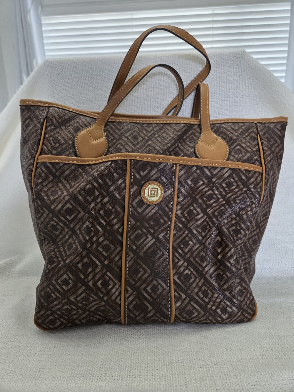 Liz Claiborne Y2K Brown Geo Print Tote with Tan Trim